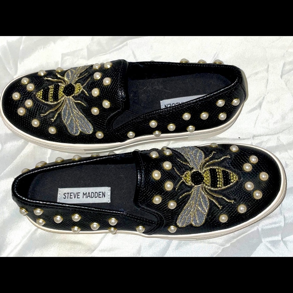 Steve Madden slip on flats with pearls and embroidered “Gucci” bee